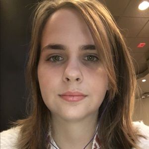 Meet your Posher, Leah